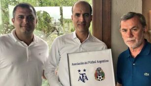 AFA entrega placa a FMF