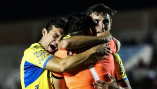 Jugadores de San Luis celebran pase a Semifinales del Ascenso