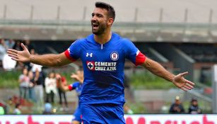 Cauteruccio celebra un gol con Cruz Azul