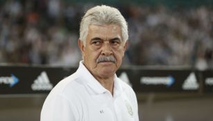 Tuca Ferretti durante un partido de la Selección Mexicana