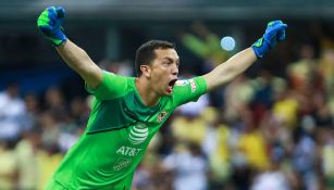 Marchesín festeja un gol de América