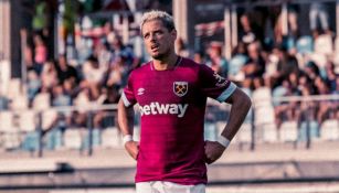 Chicharito Hernández durante un partido del West Ham