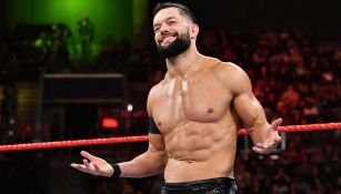 Finn Bálor antes de una lucha en RAW