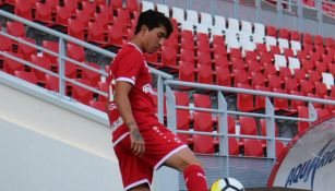 Omar Govea domina el balón