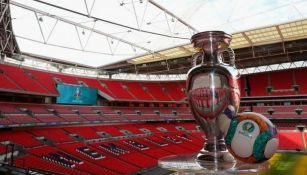Trofeo de la Eurcopa en Wembley Stadium