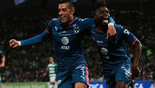 Rogelio Funes Mori y Avilés Hurtado festejan un gol