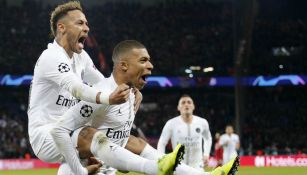 Neymar y Mbappé festejan un gol