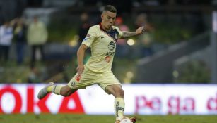 Mateus Uribe cobrando un penalti