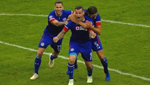 Milton Caraglio festeja su gol ante Monterrey