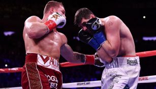 Canelo, durante confrontación contra Michael 'Rocky' Fielding 