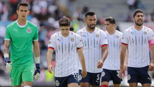 Jugadores de Chivas al término de un partido 