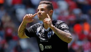 Cardona celebra un gol con Rayados