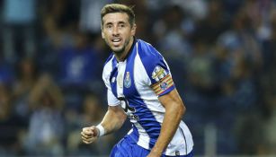 Héctor Herrera durante un partido con el Porto