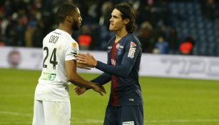 Coco y Cavani en acción durante el partido de Cuartos de Final