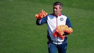 Caixinha en el entrenamiento del Cruz Azul 