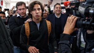 Diego Lainez arriba al aeropuerto de la CDMX