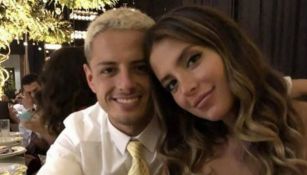 Chicharito y Sarah Kohan posan juntos en un evento