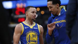 Shaun Livingston y Stephen Curry en duelo contra Nuggets