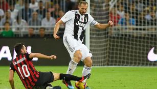 Chiellini aguanta la presión en Final contra Milan 