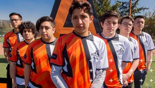 Los jugadores de Anáhuac Esports posaron en las instalaciones de la universidad