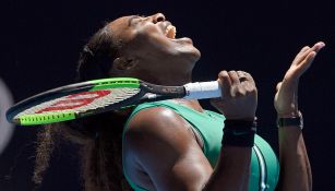 Serena Williams grita durante su partido