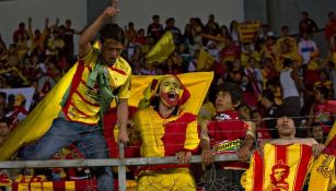 Aficionados del Morelia durante un partido