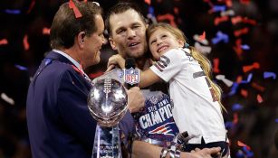 Brady es entrevistado junto a su hija tras ganar el Super Bowl LIII