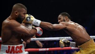 Badou Jack, durante la pelea contra Marcus Browne