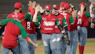 Los jugadores de Charros festejan la victoria