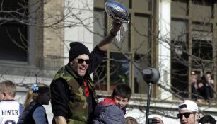 Brady festeja con su afición tras conquistar el Super Bowl LIII