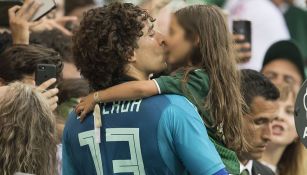 Memo Ochoa con su primogénita,  Lucciana