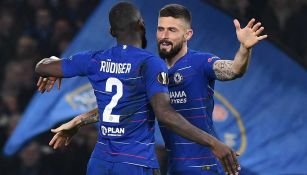 Oliver Giroud festeja gol con el Chelsea