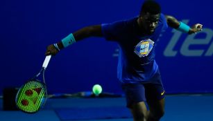  Frances Tiafoe, durante una práctica en Acapulco 