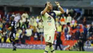 Roger Martínez celebra anotación con América 