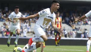 Felipe Mora festeja anotación con Pumas 