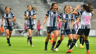 Monterrey Femenil celebra una anotación frente a Morelia 