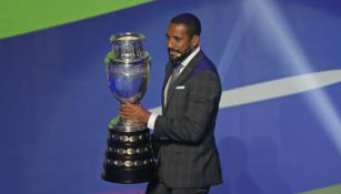 Jean Beausejour porta el título de Copa América