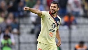 Henry Martín festejando un gol con el América 