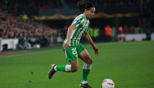 Diego Lainez en un partido con el Betis 