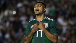 Tecatito Corona durante un juego con la Selección Mexicana