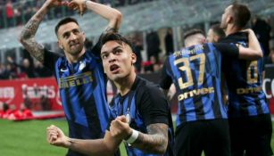 Lautaro Martinez festeja su gol frente al Milan