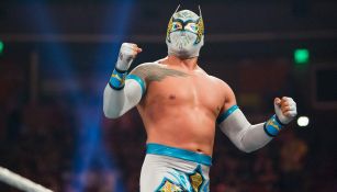 Sin Cara en una lucha con la WWE