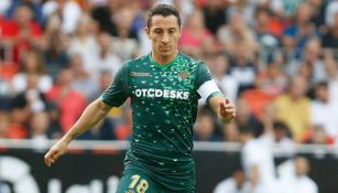 Guardado, en un partido del Betis