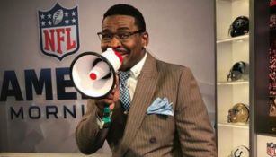 Michael Irvin en un estudio de televisión 