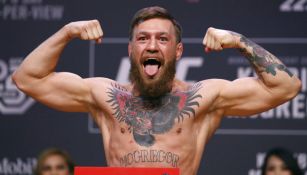 McGregor durante un pesaje de la UFC 