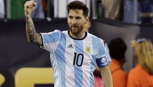 Messi celebra anotación con Argentina