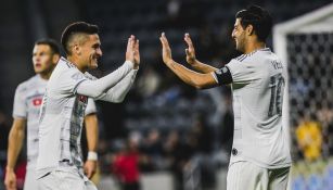 Carlos Vela festeja gol con LAFC