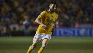 Gignac, durante juego de Tigres en el Volcán 