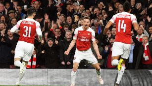 Así festejó Arsenal uno de sus goles contra Nápoles