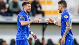 Héctor Herrera y Alex Telles festejan gol con Porto